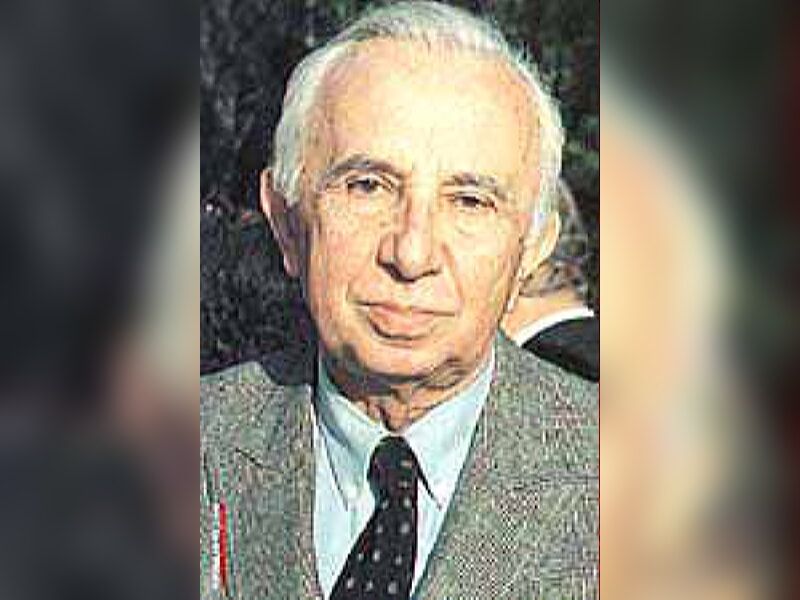 Necati Cumalı 
